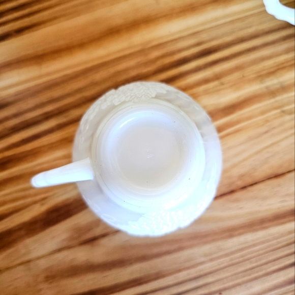 Vintage 1960's Milk Glass Punch Cups By Anchor Hocking - Picture 3 of 5